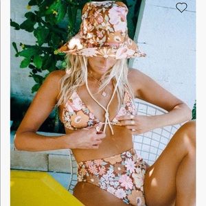 Billabong Salty bucket hat! Sold out.